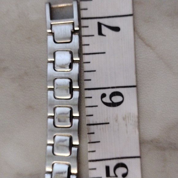 Shannon's quartz watch. - Picture 5 of 6